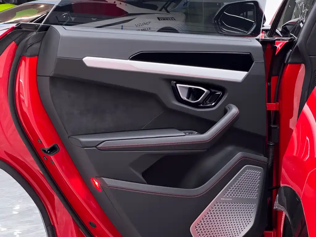 Lamborghini Urus — миниатюра 29