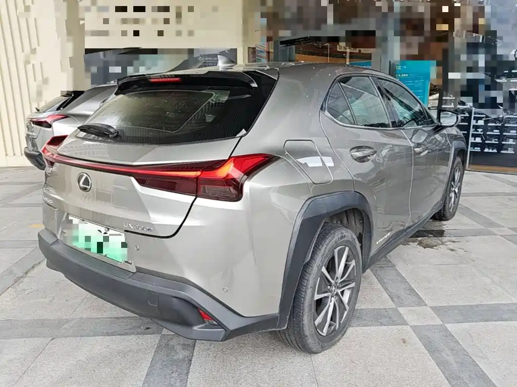 Lexus UX New Energy — миниатюра 10