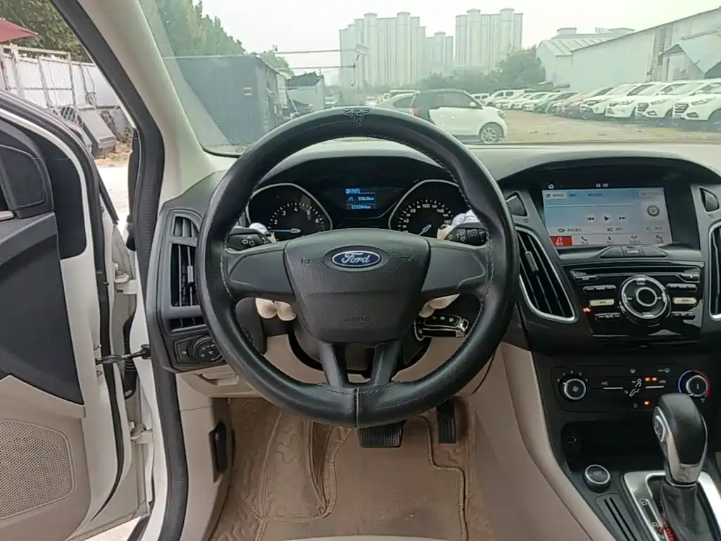 Ford Focus — миниатюра 11