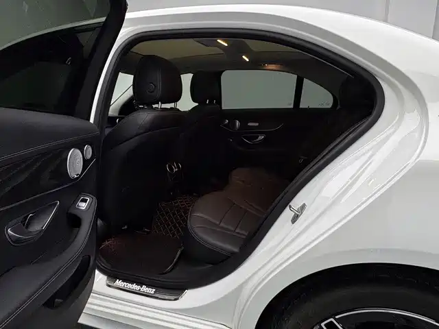 Mercedes-Benz C-Class — миниатюра 16
