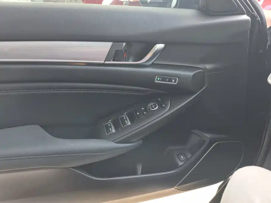 Honda Accord — миниатюра 7