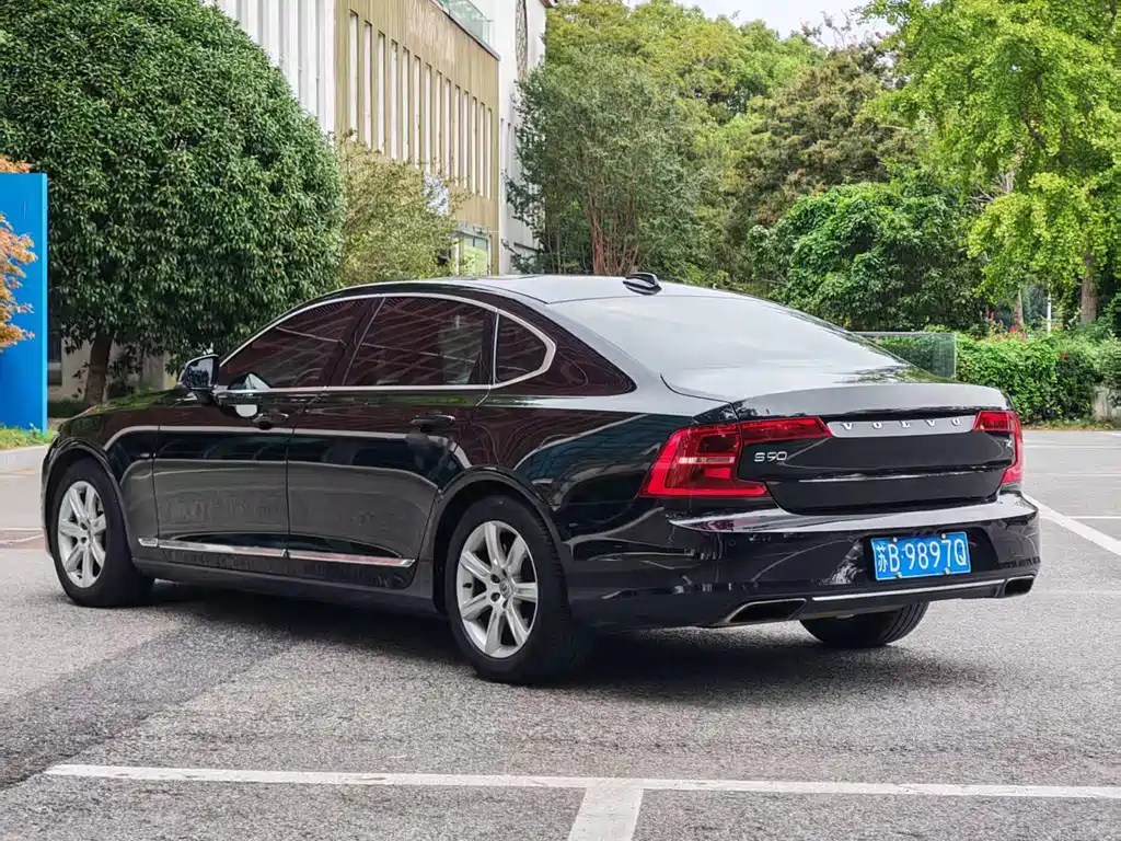 Volvo S90 — миниатюра 6