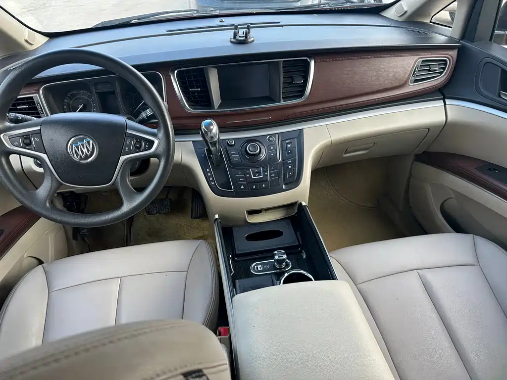 Buick GL8 — миниатюра 8