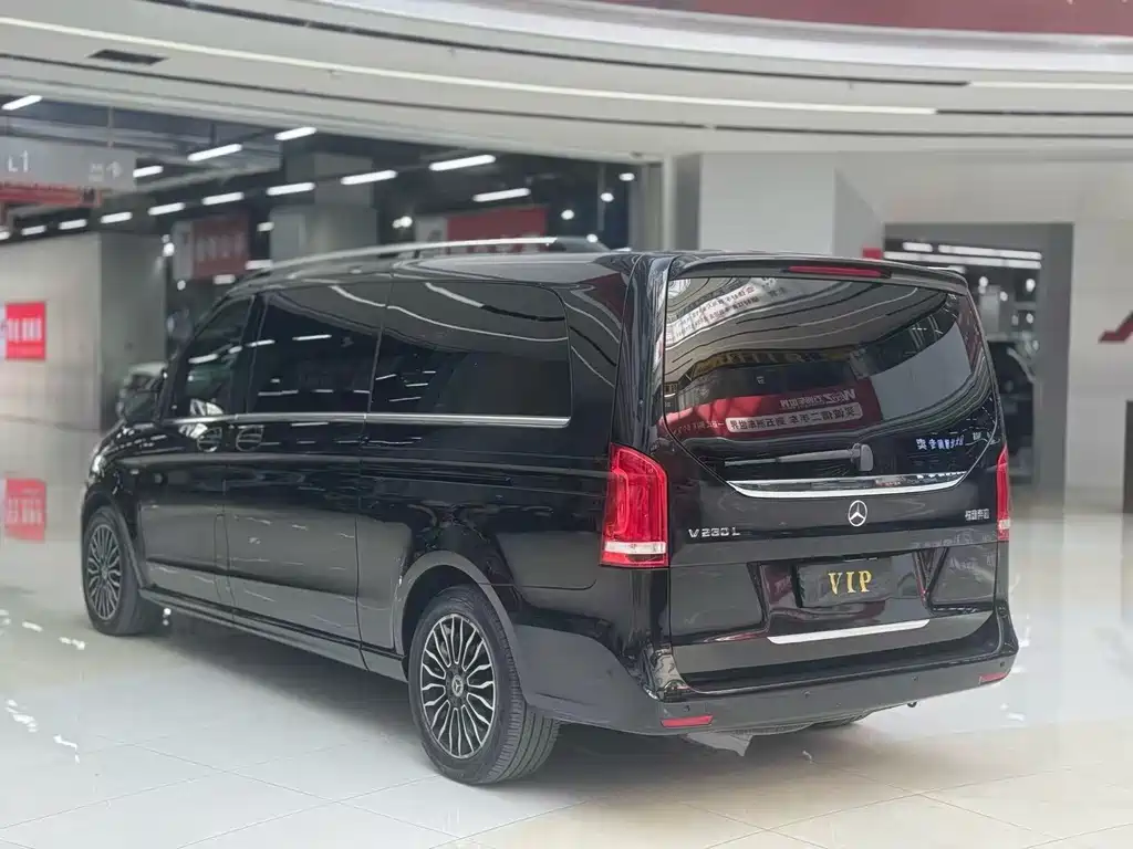 Mercedes-Benz V-Class — миниатюра 7