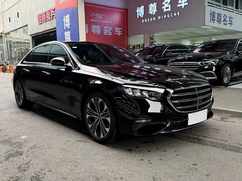 Mercedes-Benz E-Class — миниатюра 3