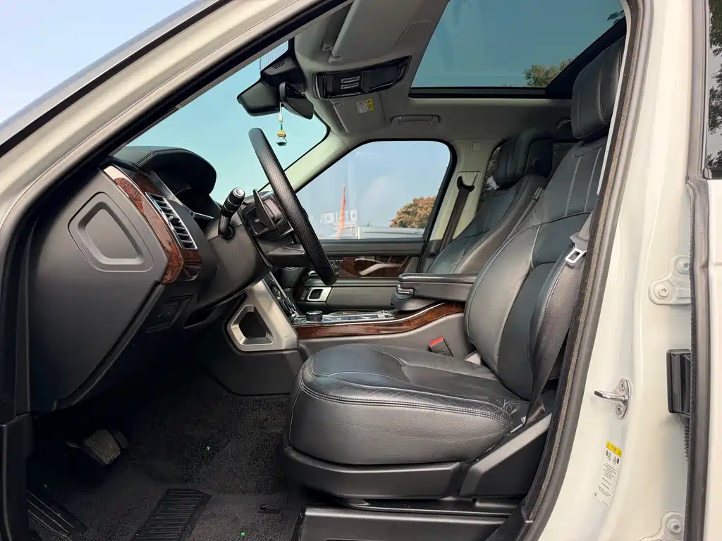 Land Rover Range Rover — миниатюра 3