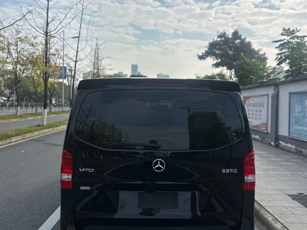 MERCEDES-BENZ VITO