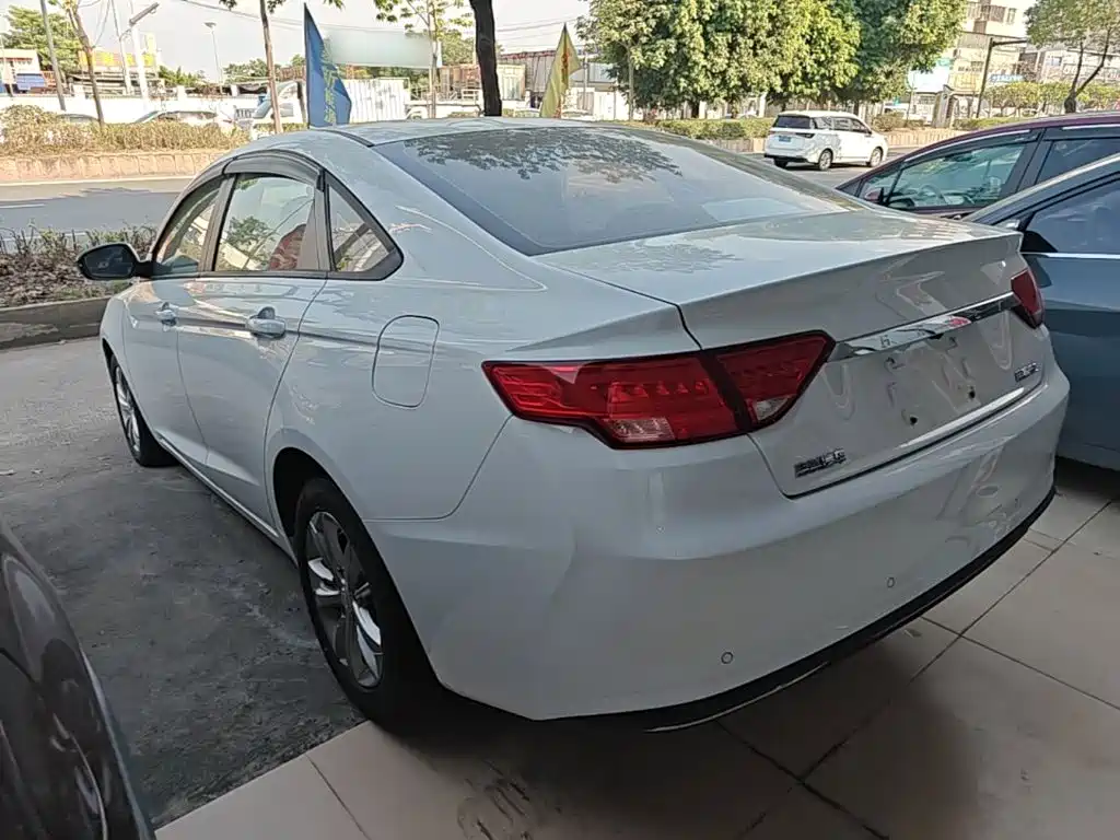 Geely Emgrand GL — миниатюра 5