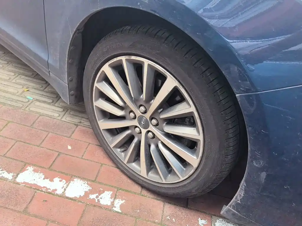 Lincoln MKZ — миниатюра 8