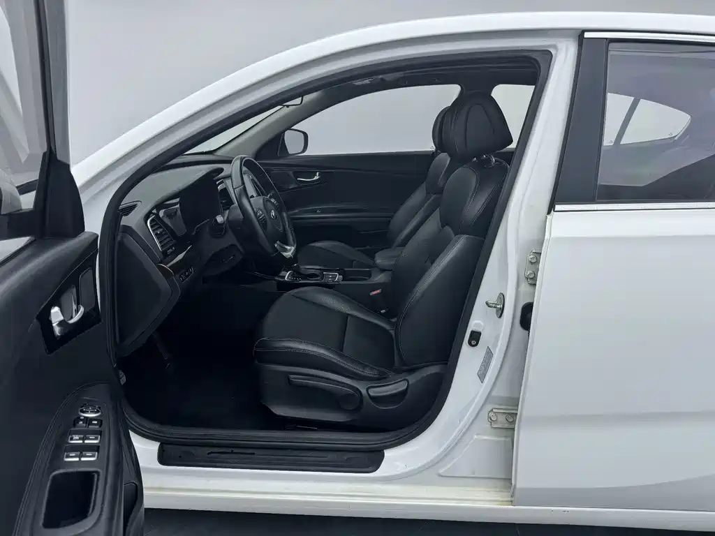 Kia K4 — миниатюра 14