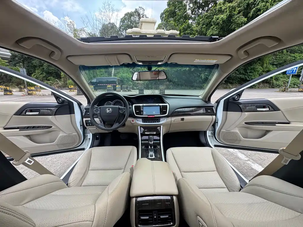 Honda Accord — миниатюра 10