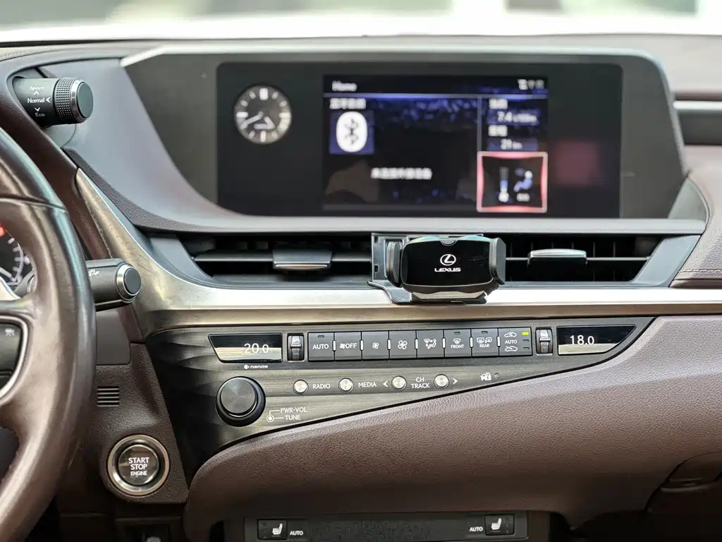 Lexus ES — миниатюра 10