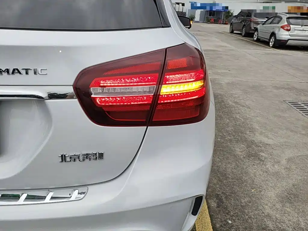 Mercedes-Benz GLA — миниатюра 8