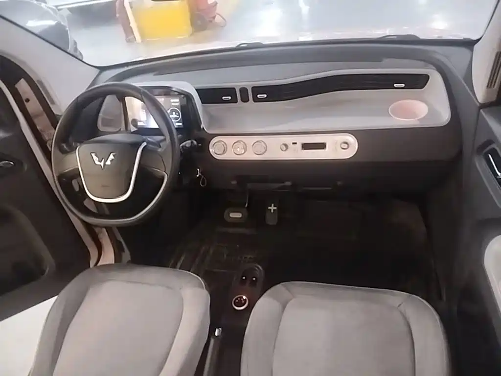 Wuling MINIEV — миниатюра 10
