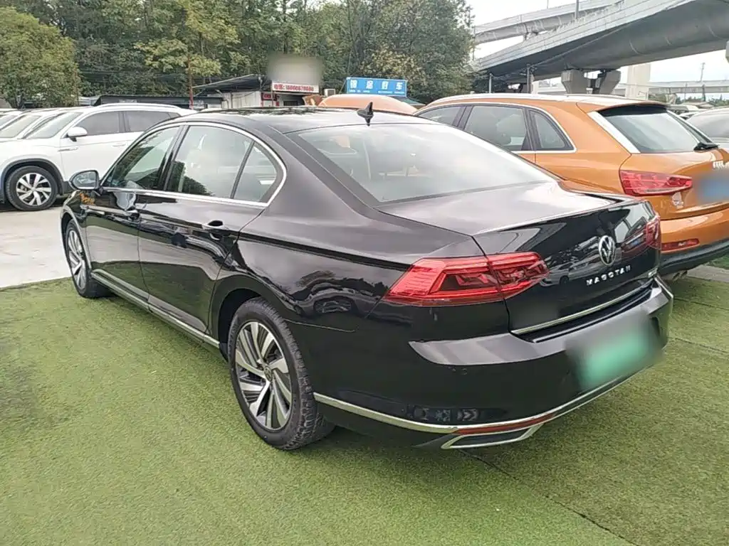 Volkswagen Magotan PHEV — миниатюра 5