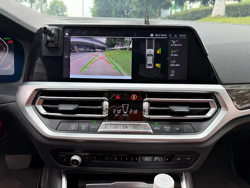 BMW 3 Series — миниатюра 10