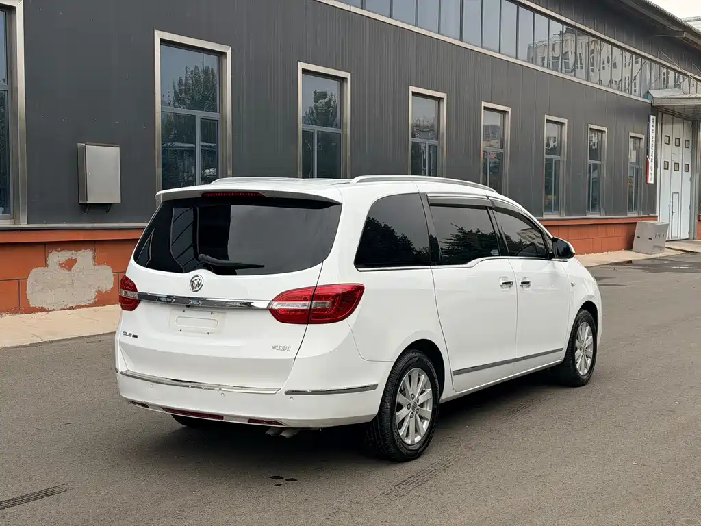 Buick GL8 — миниатюра 6