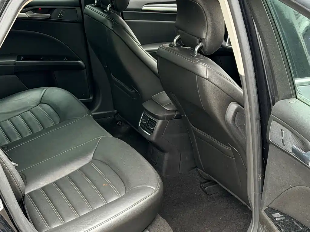 Ford Mondeo — миниатюра 15