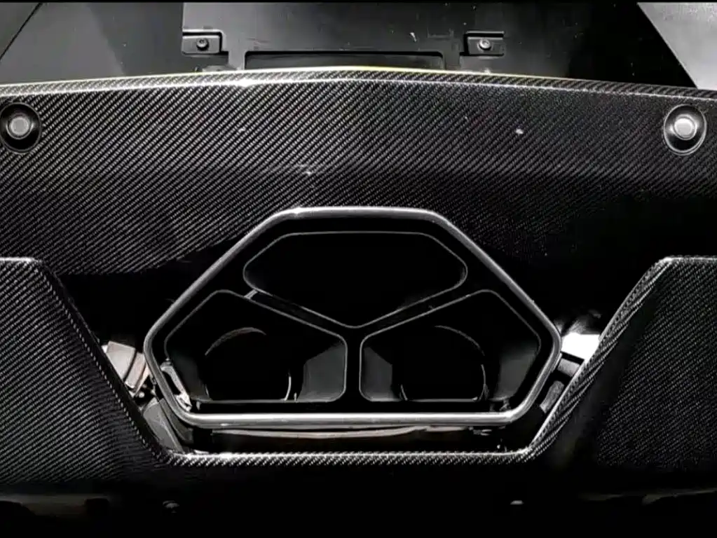 Lamborghini Aventador — миниатюра 7