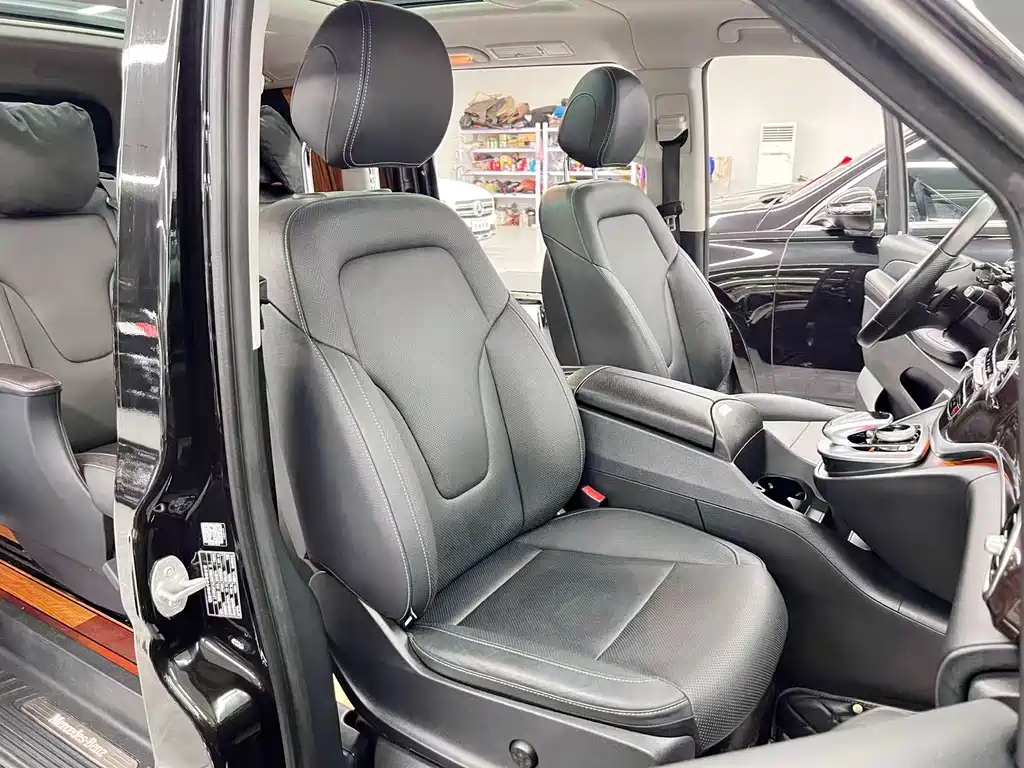 Mercedes-Benz V-Class — миниатюра 17