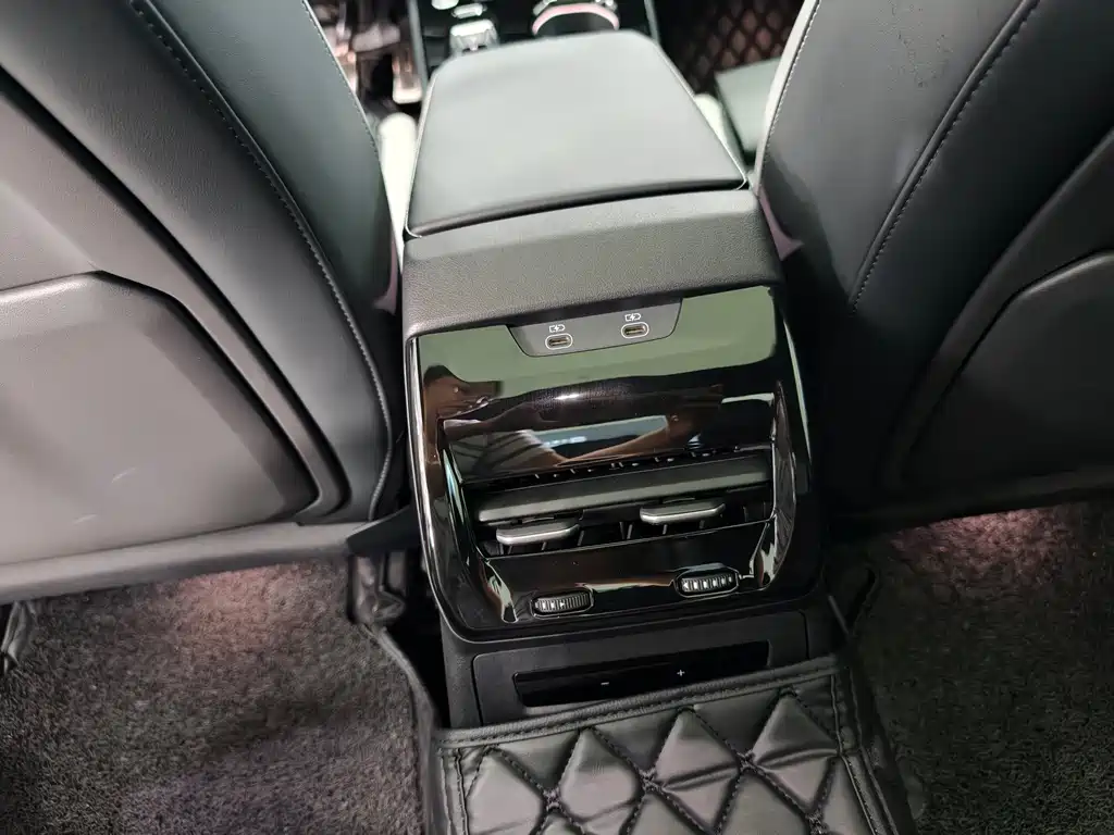 Audi A5L — миниатюра 12