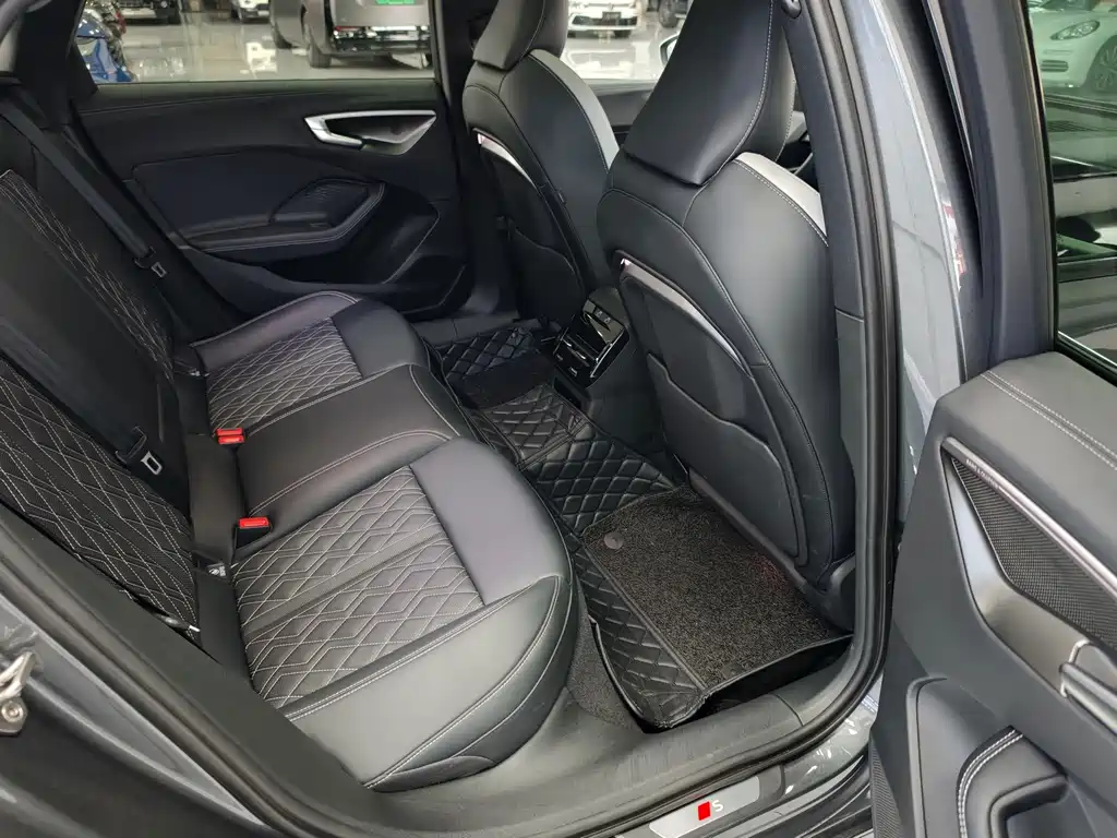 Audi A5L — миниатюра 14