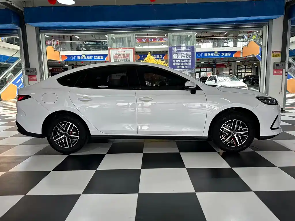 BYD Seal 05 DM-i 05 DM-i 2026 DM-i 210KM Luxury