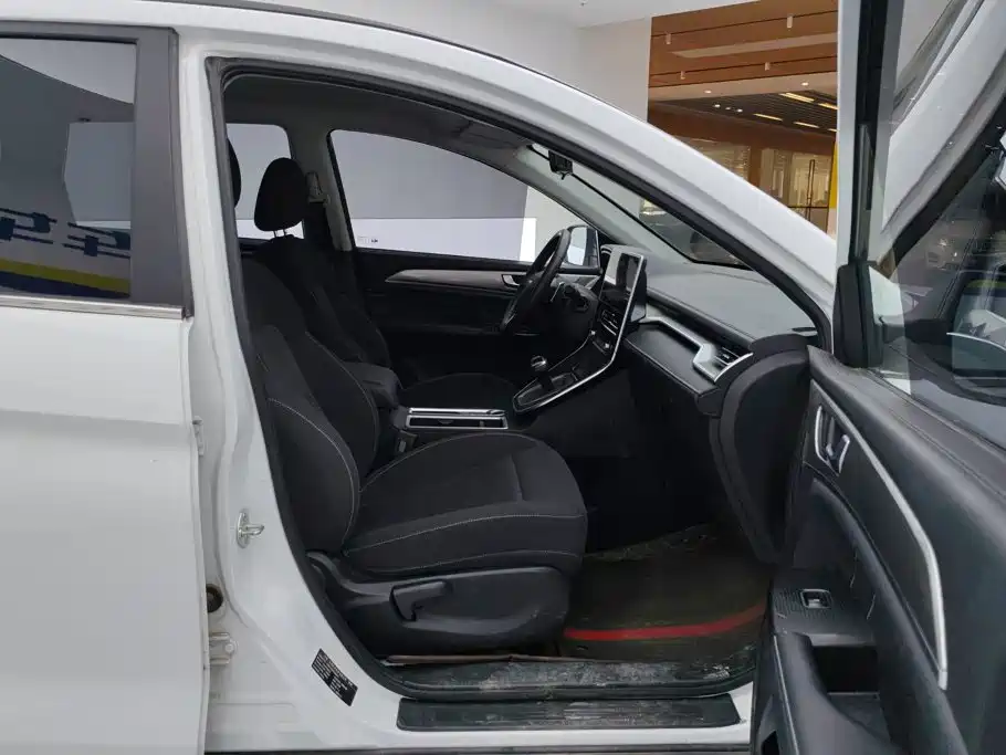 Haval M6 — миниатюра 8