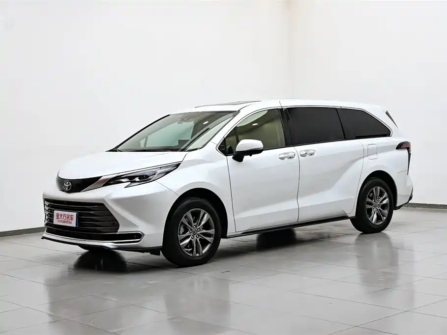 TOYOTA SIENNA