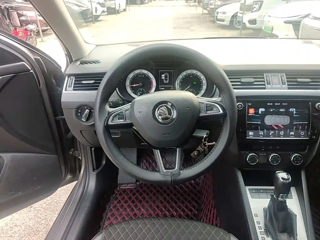 Skoda Octavia — миниатюра 11