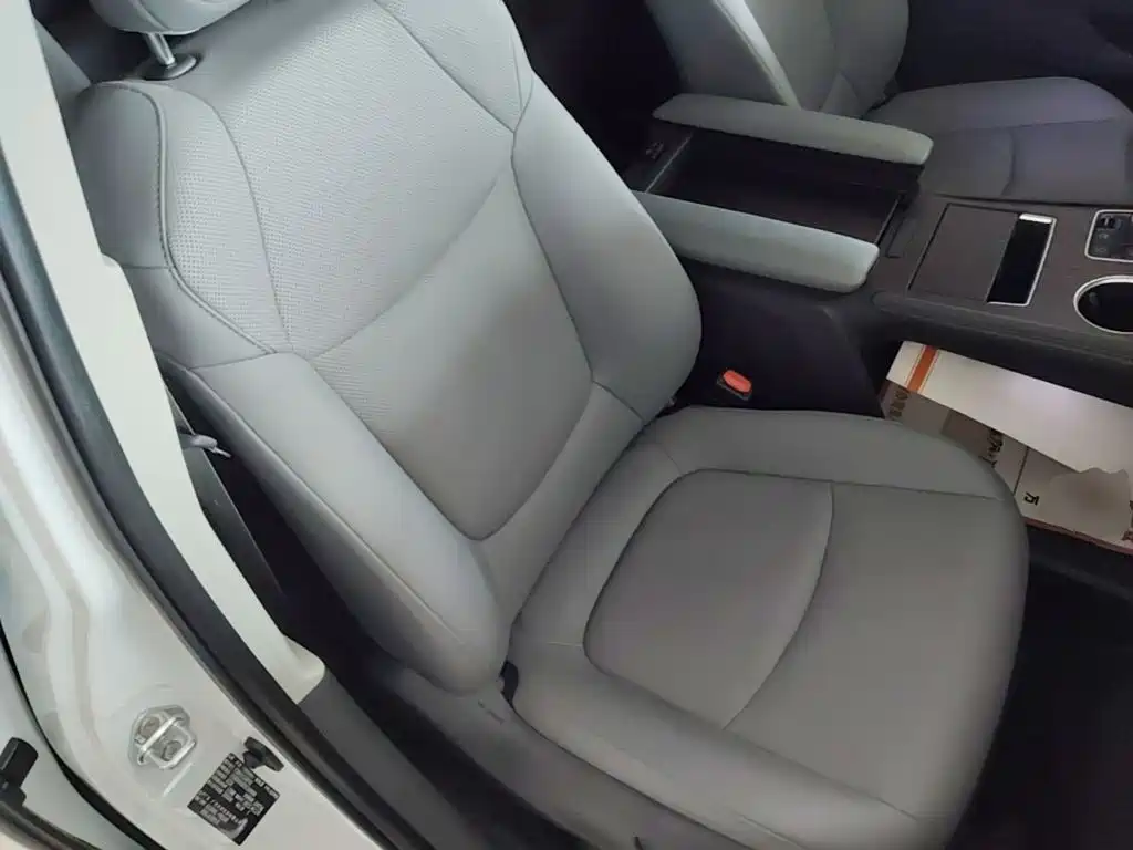 Toyota Sienna — миниатюра 25