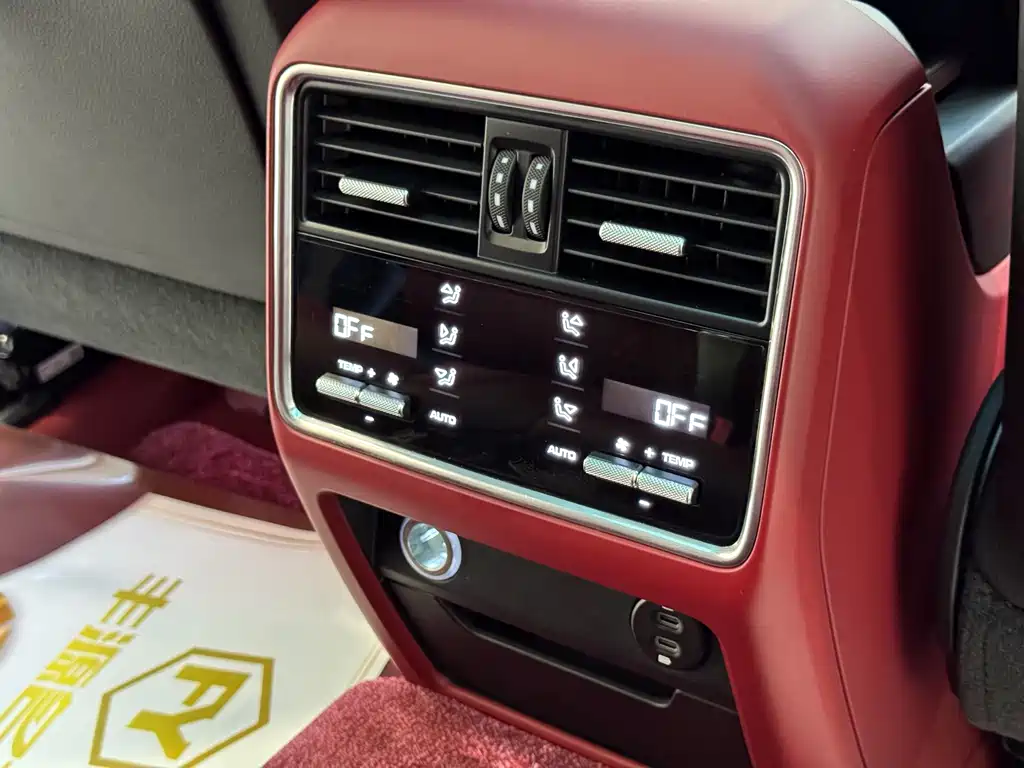 Porsche Cayenne — миниатюра 12