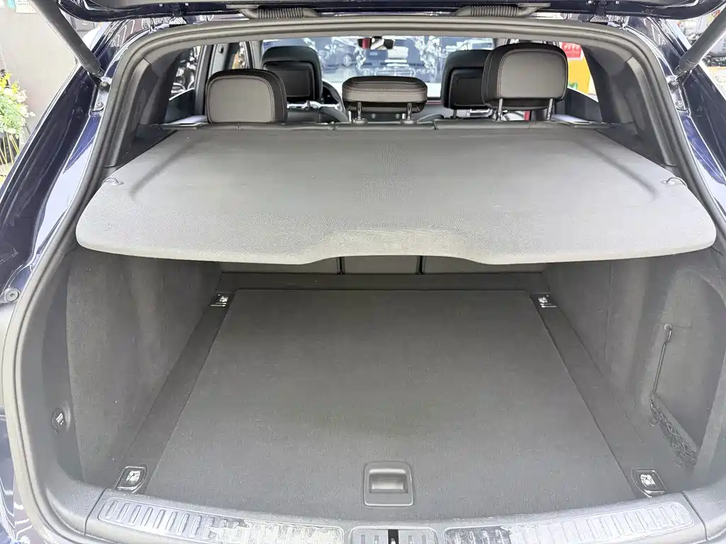Porsche Macan — миниатюра 9