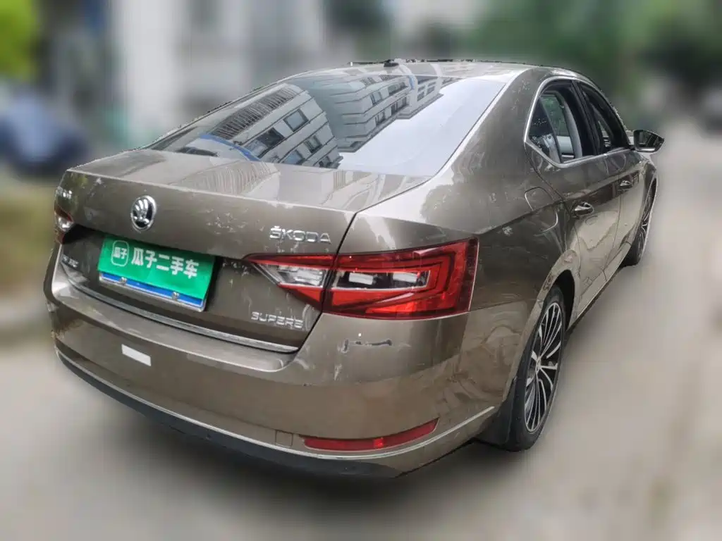 Skoda Superb — миниатюра 4
