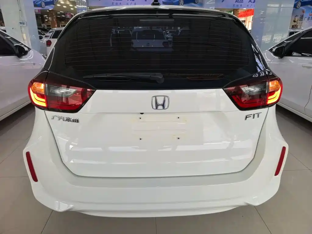 Honda Fit — миниатюра 6