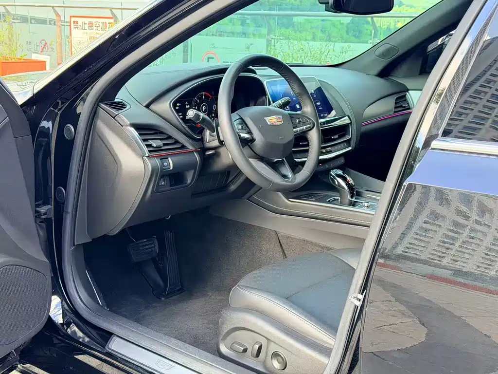 Cadillac CT5 — миниатюра 7