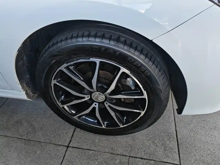 BYD MAX — миниатюра 6