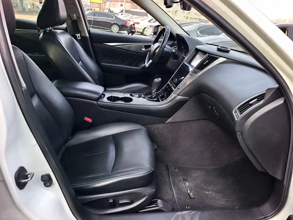 INFINITI Q50