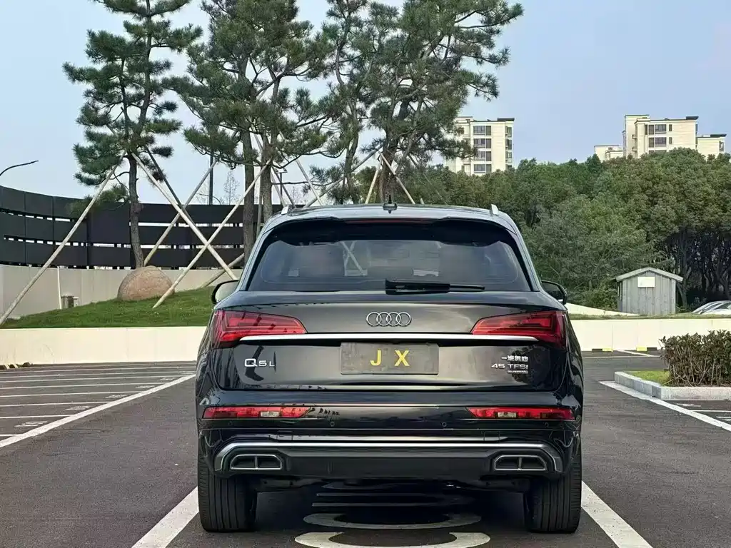 Audi Q5L — миниатюра 9