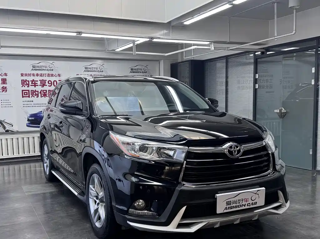 TOYOTA HIGHLANDER
