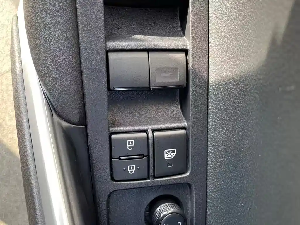 Toyota Corolla Cross — миниатюра 12