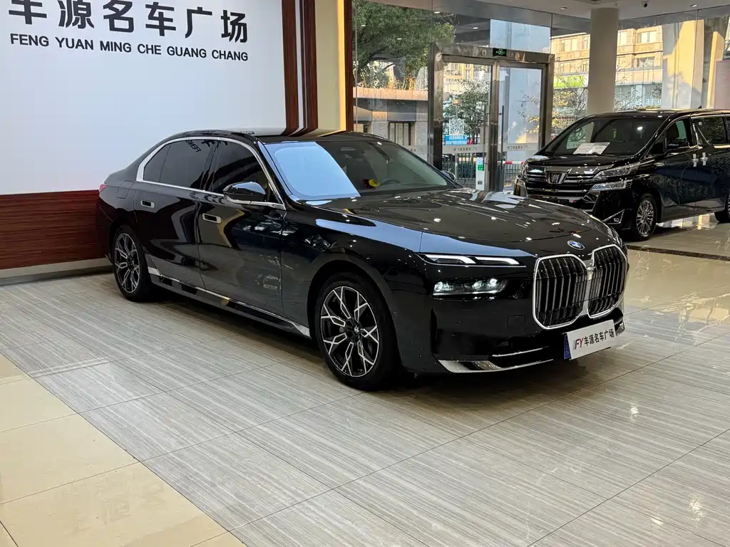 BMW 7 Series — миниатюра 3