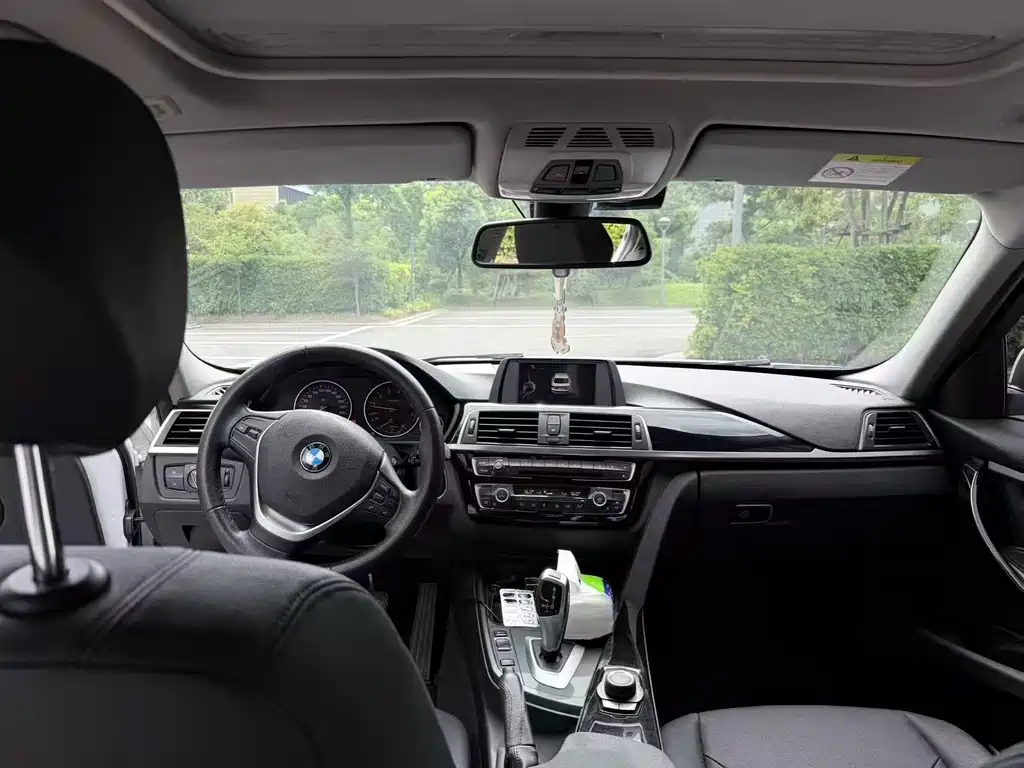 BMW 3 Series — миниатюра 6
