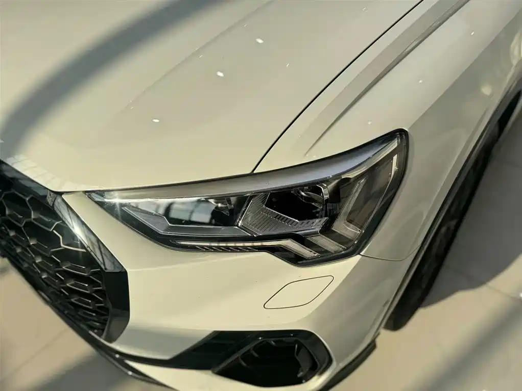 Audi Q3 Sportback 2023 Белый из Китая, фото 2