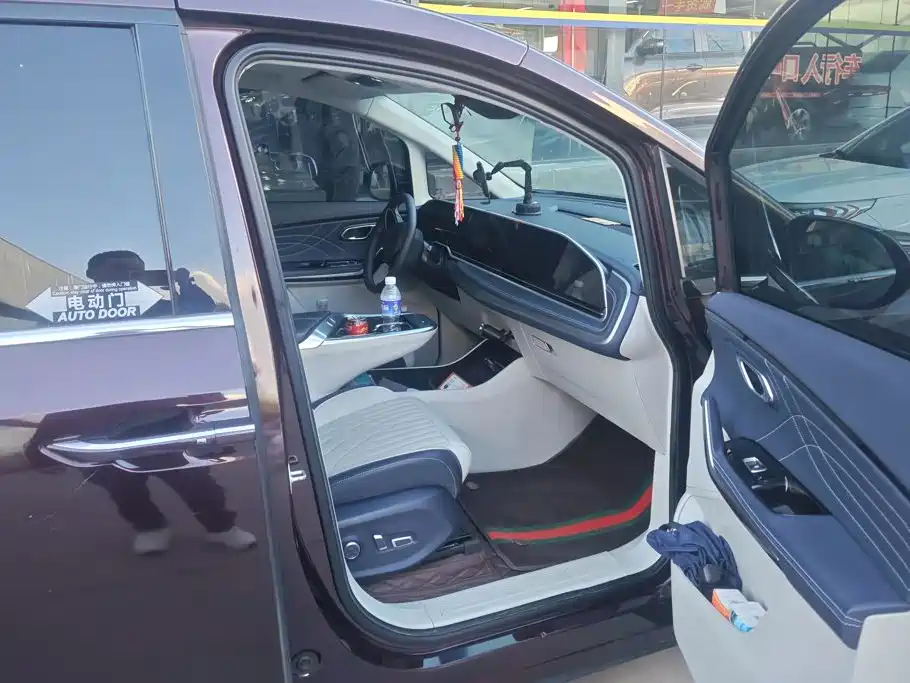 MAXUS G90 — миниатюра 8
