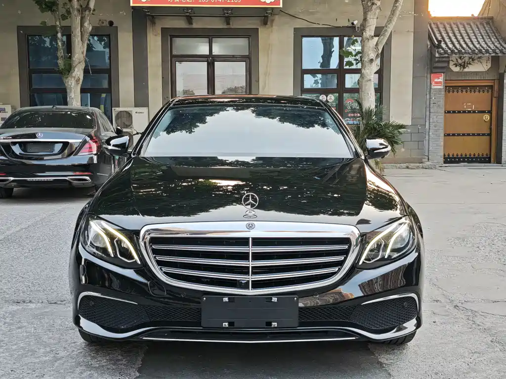 Mercedes-Benz E-Class — миниатюра 2
