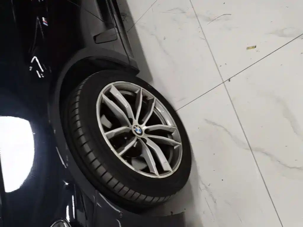 BMW 5 Series — миниатюра 23