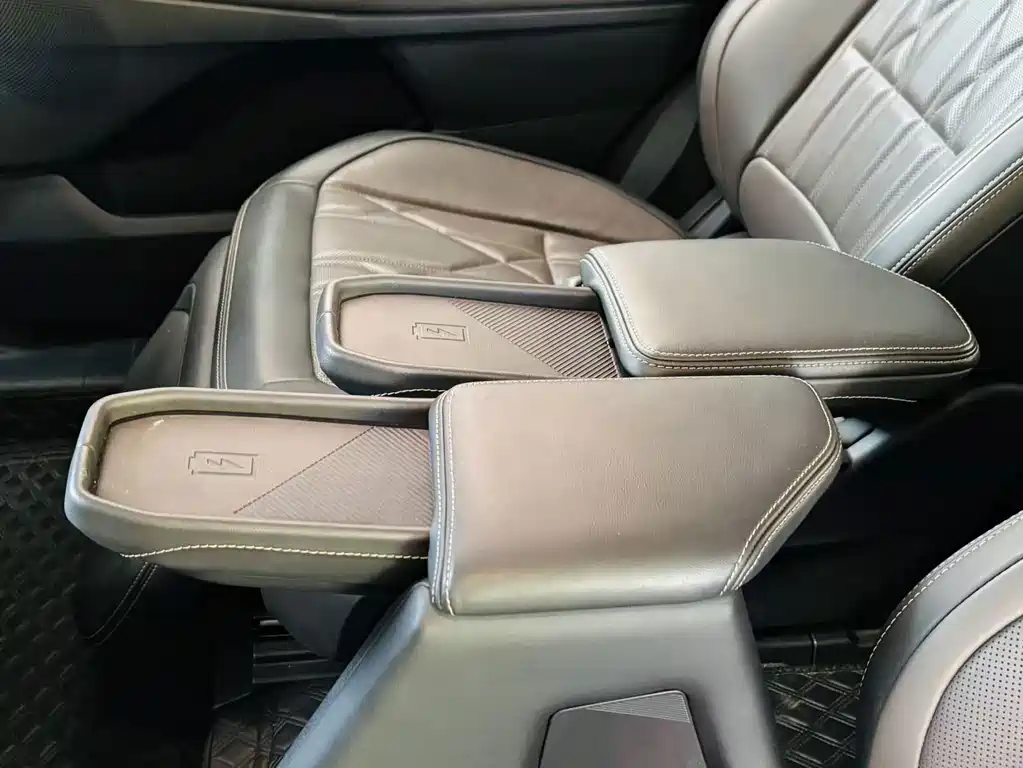 Ford Edge — миниатюра 16
