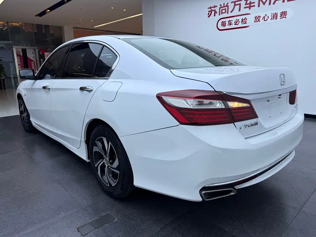 Honda Accord — миниатюра 9