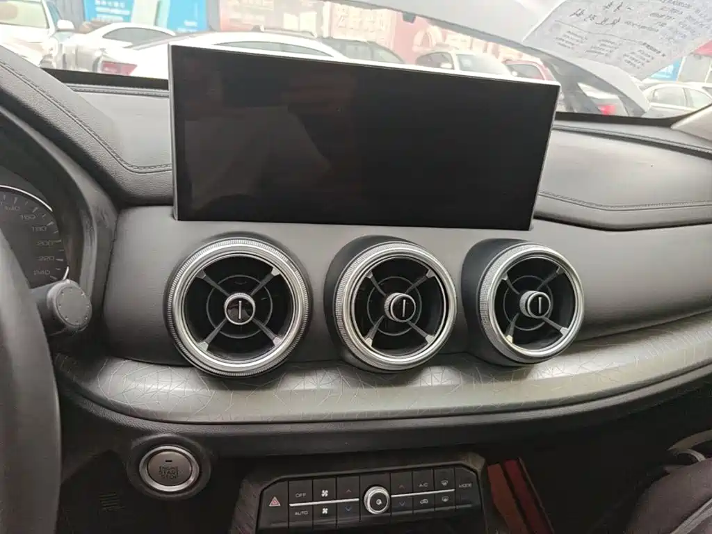 Wey Wey VV5 — миниатюра 13